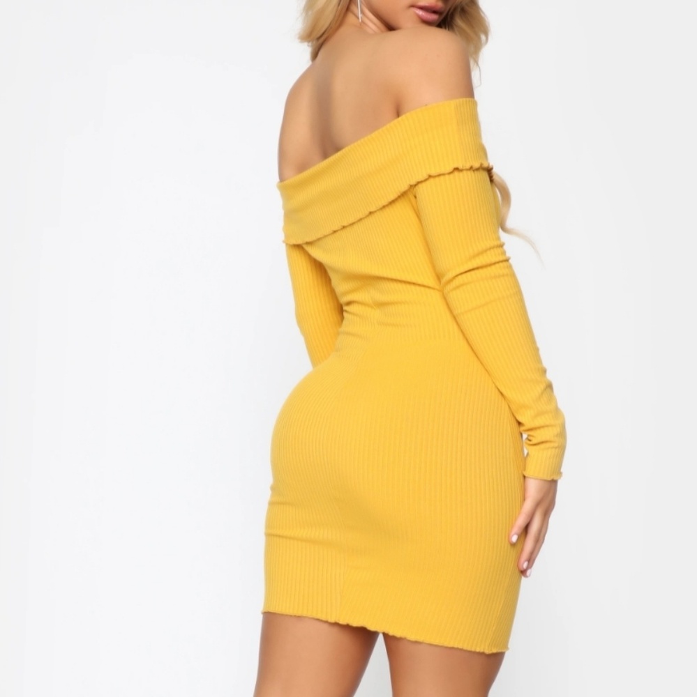 NWOT Off shoulder long sleeves mini dress - Picture 2 of 3